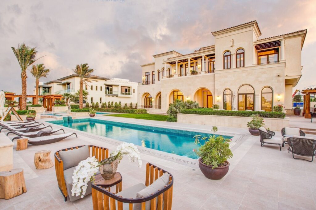 Luxurious Villa vs. House: Unveiling the Key Distinctions